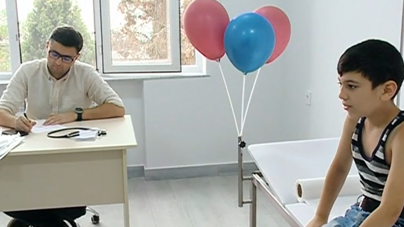 Uşaqlar həkimlər tərəfindən pulsuz müayinə olunublar