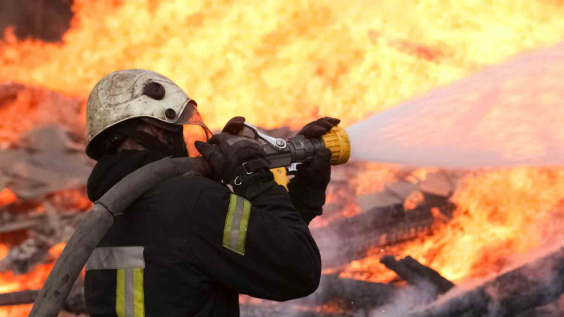 Üçotaqlı evdə yanğın baş verib