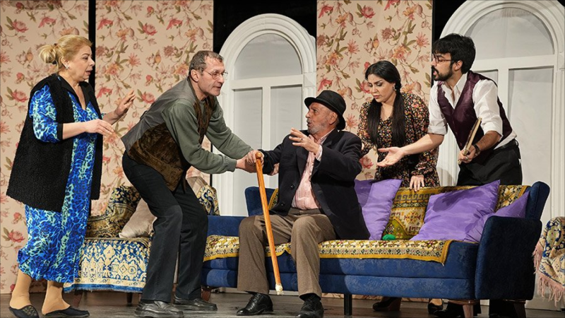 Gəncə Dövlət Milli Dram Teatrı mövsümü sosial komediya ilə açacaq