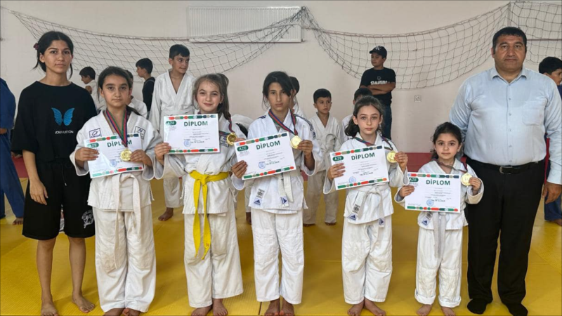 Yeniyetmələr Ağstafada birincilik uğrunda mübarizə aparıblar