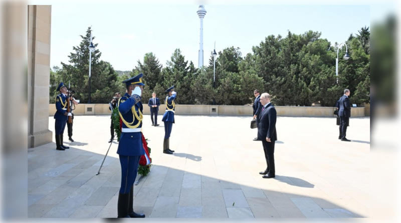 Rusiya Prezidenti İlham Əliyevlə görüşüb