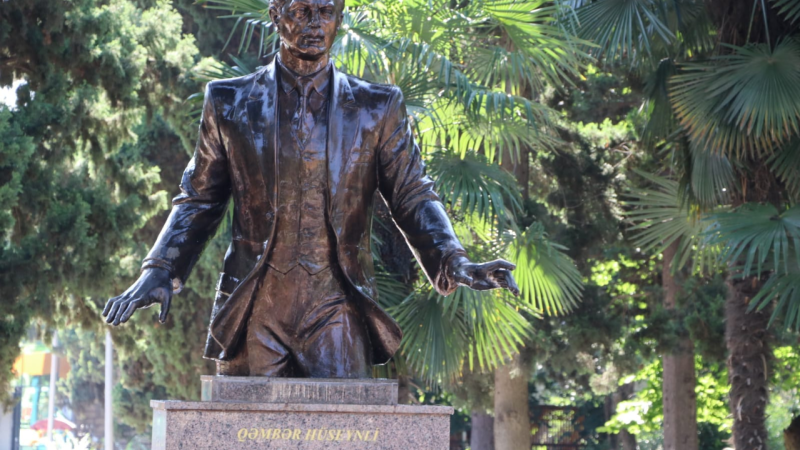 Qəmbər Hüseynlinin abidəsi və abidənin ətrafı təmizlənib