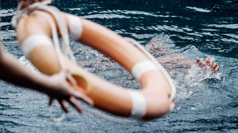 Batma təhlükəsi ilə üzləşən üç nəfər xilas edilib