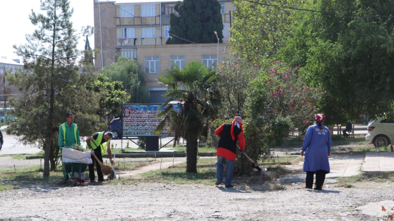 Gəncənin bir neçə küçəsi təmizlənib