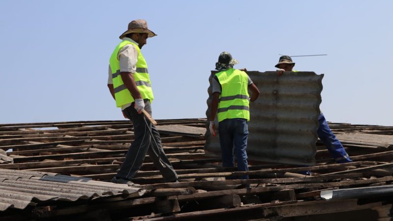 MKTİB Gəncədə yararsız dam örtüklərini təmir edir