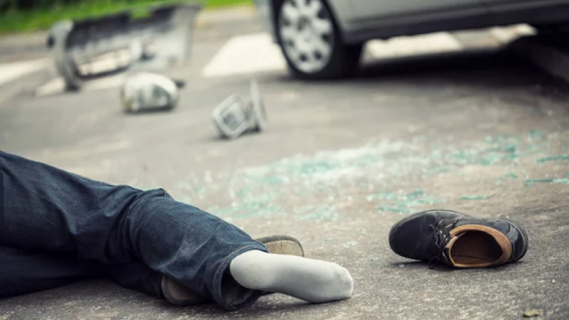 71 yaşlı kişini maşın vurub