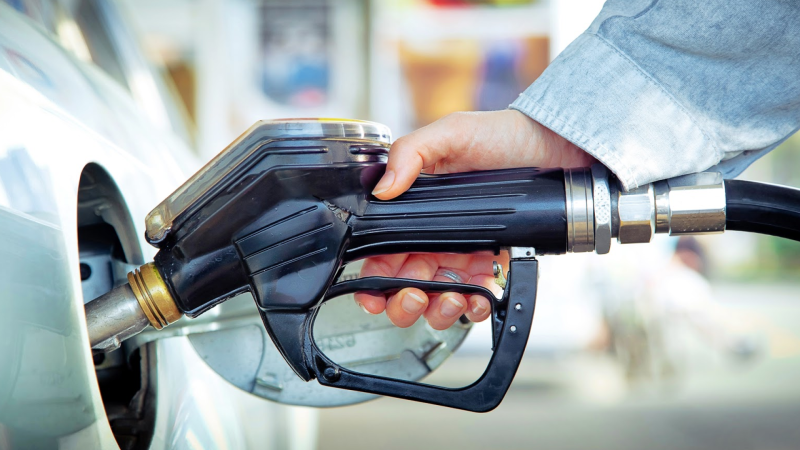 Gəncə və ətraf rayonlarda yanacaq qıtlığı: qurumlar açıqlama verib