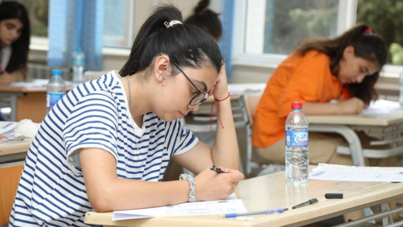 Kolleclərə qəbul olunmaq istəyən şəxslərin nəzərinə