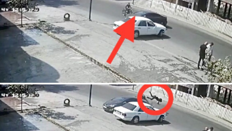 Yola baxmadan maşınını park edən sürücü mopedlə toqquşdu - VİDEO