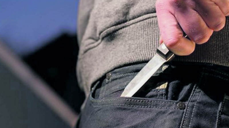 35 yaşlı şəxs bıçaqlanıb