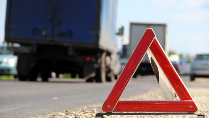 Göygöldə yük maşınları toqquşub