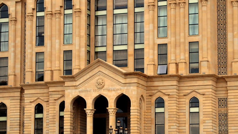 Növbədənkənar parlament seçkiləri bu gün yekunlaşır