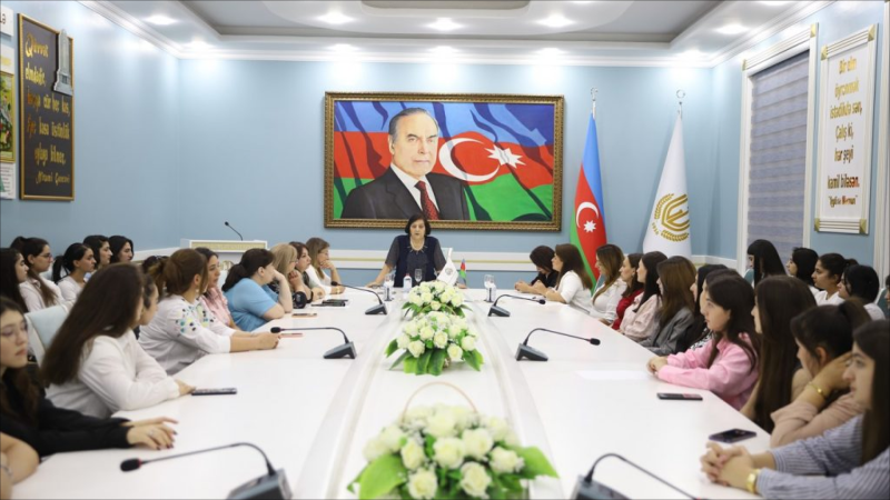 Gəncə Dövlət Universitetində dəyirmi masa keçirilib