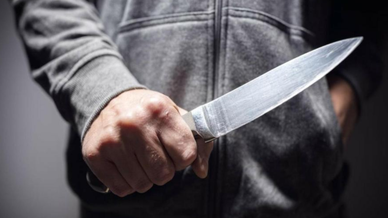 Gədəbəydə 45 yaşlı kişi bıçaqlanıb