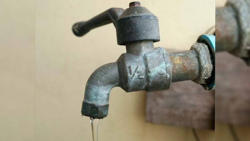 Gəncədə su problemi: “Başqa evə köçmək məcburiyyətində qalmışam”