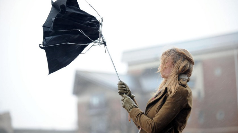 Qərb bölgəsində küləkli hava şəraiti ilə bağlı sarı və narıncı XƏBƏRDARLIQ
