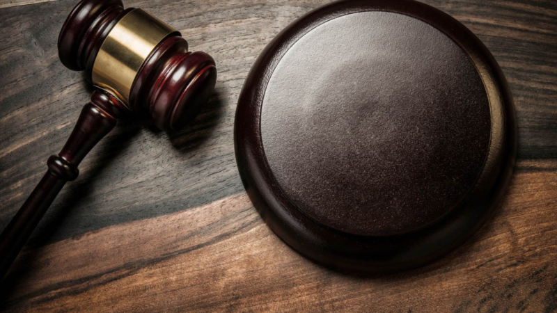 Gədəbəyin icra başçısının sabiq müavini və tanışının məhkəməsi başlayıb