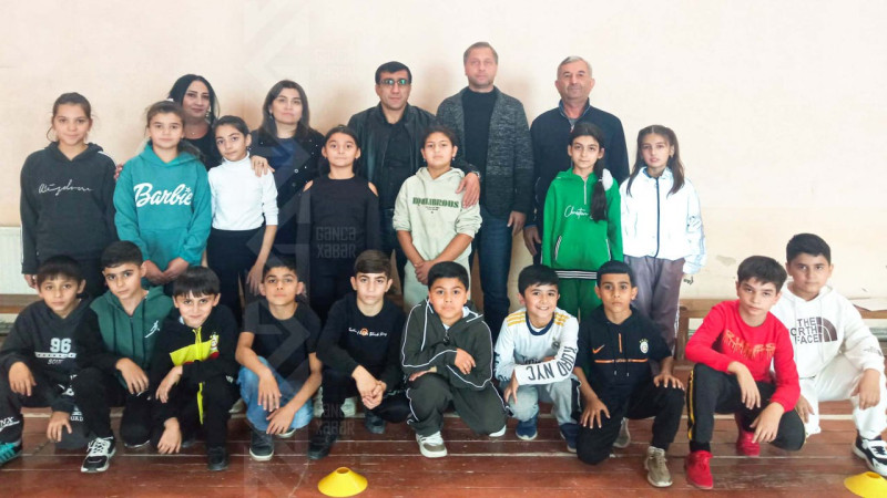 Paralimpiya çempionu Gəncədə doğma məktəbinə baş çəkib