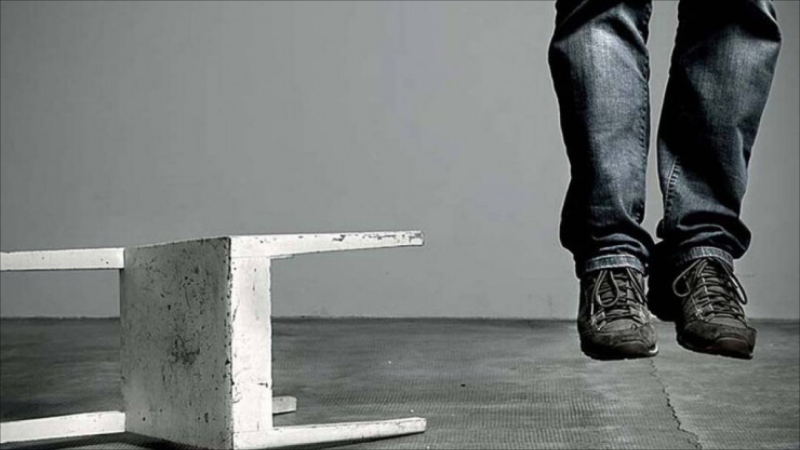 38 yaşlı kişi özünü asdı