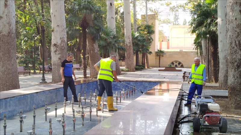 Fəvvarələrin təmizlənməsi işləri həyata keçirilib