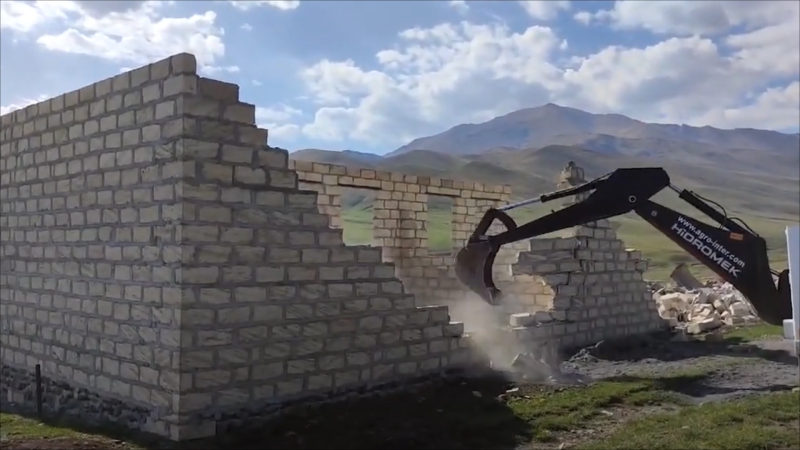 Qanunsuz tikililər söküldü