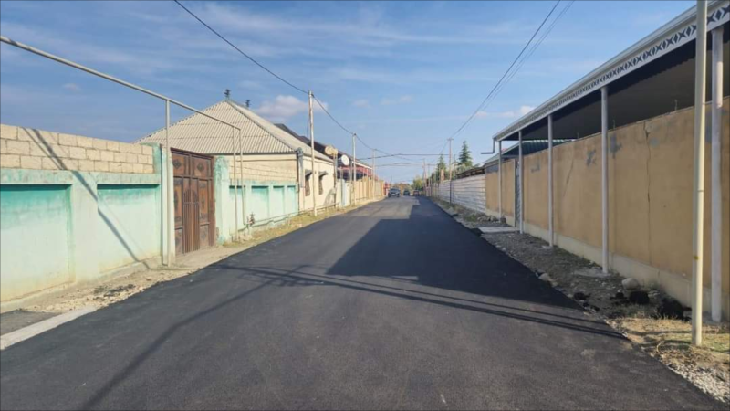 Bu məhəllədə asfaltlanma işləri aparılır