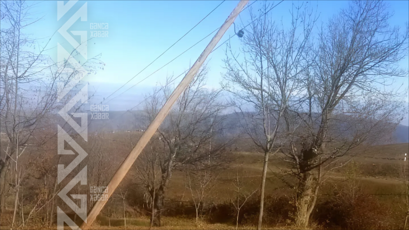 Qəzalı dirəklər sakinlərin narahatlığına səbəb olub