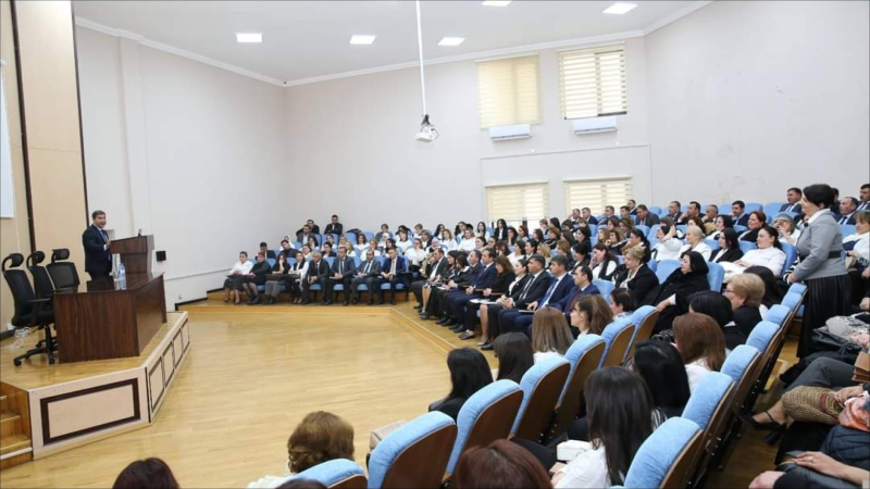 Təhsil idarəsinin müdiri görüş keçirdi