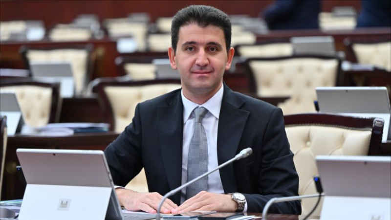 Qaçqınların Gəncədəki evləri tələbələrə verilsin - TƏKLİF