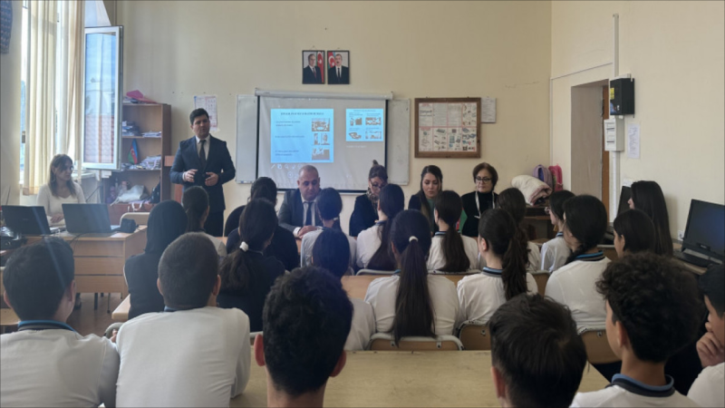 FHN məktəblilərə maarifləndirmə tədbirləri keçirib