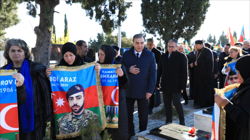 Gəncə Şəhidləri ziyarət edilib