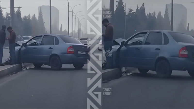 Gəncədə “Lada” işıq dirəyinə çırpılıb - VİDEO