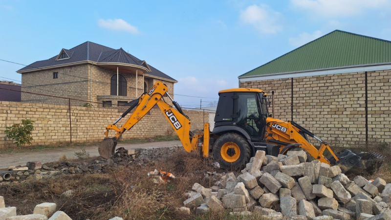 Gəncədə 3 qanunsuz TİKİLİ SÖKÜLÜB