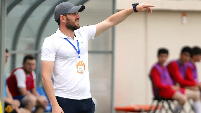 “Turan Tovuz” məşqçisini yola saldı