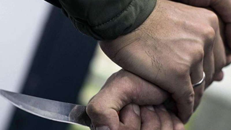 Kişi bibisi oğlunu bıçaqladı