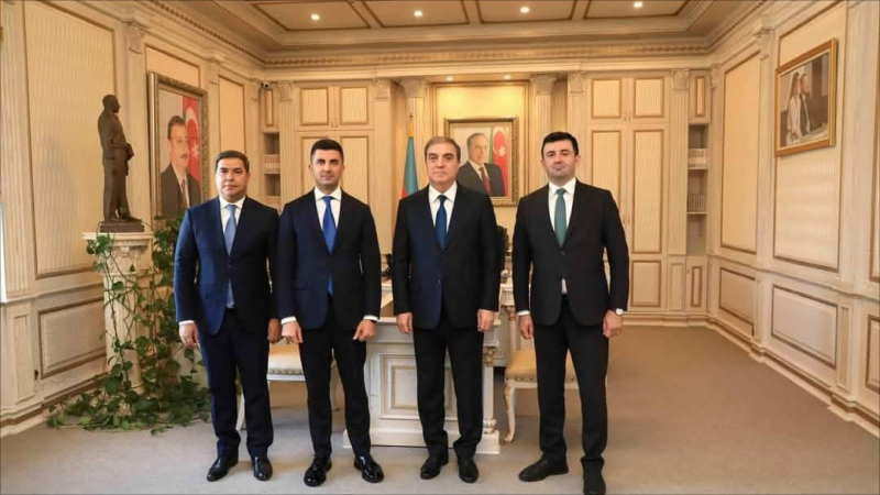 Elçin Kərimov kollektivə təqdim edilib