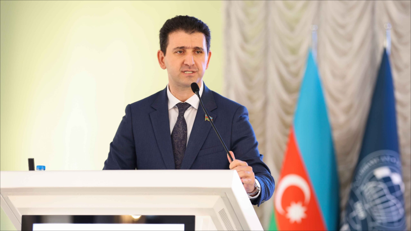 Gəncənin deputatı qatarlardakı yük sayının azlığından şikayətçidir