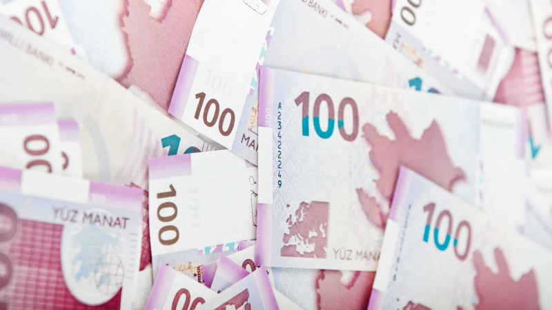 Azərbaycanda dövlət qulluqçularının aylıq vəzifə maaşları artırılıb