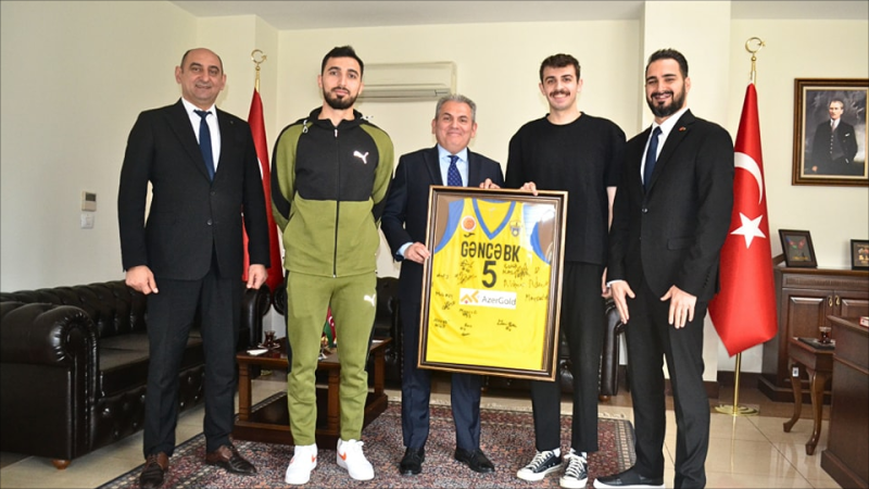 Gəncəlilər baş konsulla görüşüb