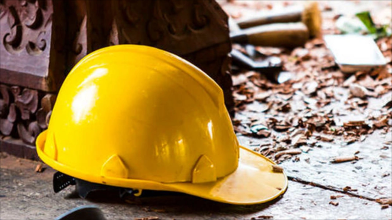 Gəncədə usta binadan yıxılıb öldü - FOTO