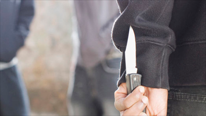 Gəncədə bacısına zəng etdiyi üçün ev satan qonşunu BIÇAQLADI