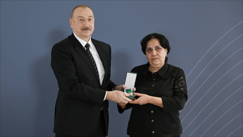 Gənclər və İdman idarəsinin baş mütəxəssisi təltif edildi