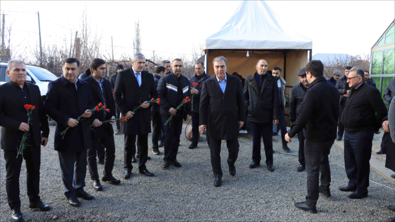 İcra başçısı Milli Qəhrəman Hökumə Əliyevanın yas mərasimində iştirak edib - FOTO