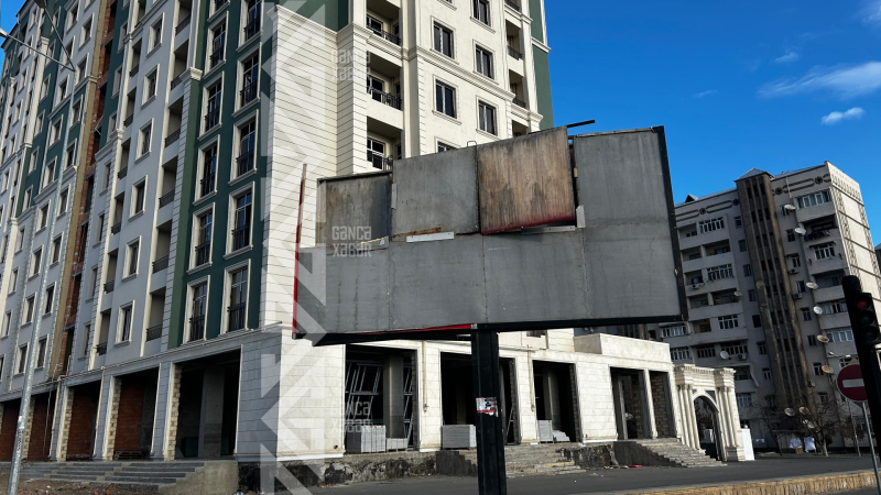 Gəncədə bu bilbordun funksiyası nədir? - VİDEO