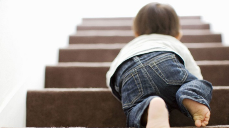 Gəncədə 1 yaşlı uşaq ağır xəsarət aldı