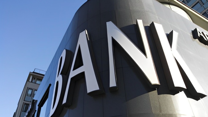 Bayram günlərində bankların, milli poçt operatorun və valyuta mübadiləsi məntəqələrinin iş qrafiki açıqlanıb