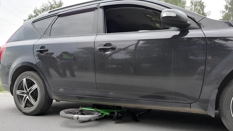 Kia velosipedçini vurub öldürdü