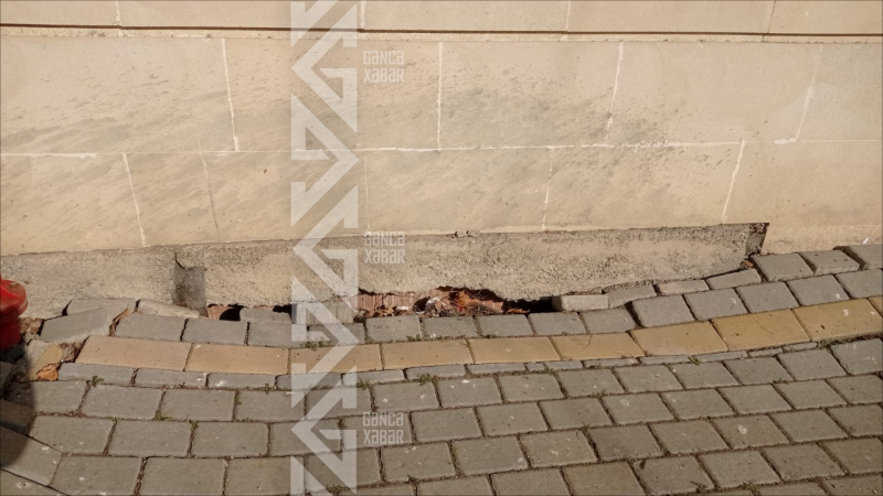 Filarmoniyanın yeni binası çökür - FOTO/VİDEO