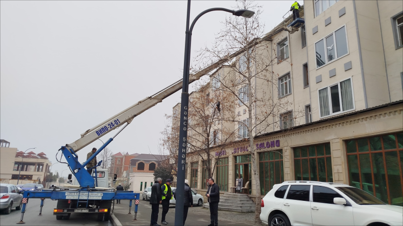 Gəncədə dam örtükləri və novdanlar təmir edilir - FOTO