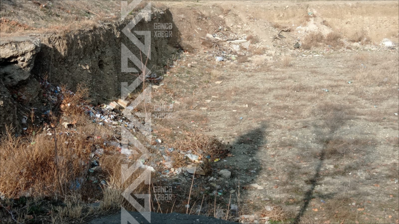 Gəncədə illər öncə qazılan xəndək problemlər yaradır - FOTO/VİDEO